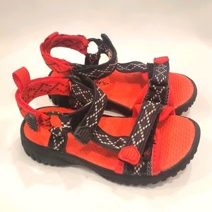 Carter's size 6 sandals
